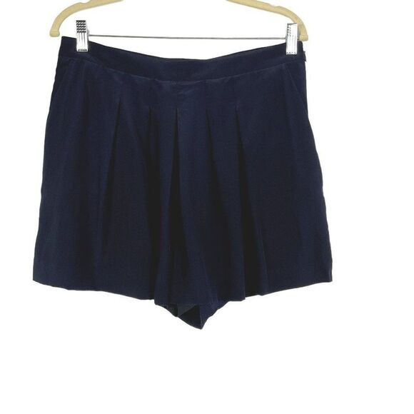 J. Crew Silk, Navy Blue shorts, Style A7373, Size 6 - Picture 1 of 8